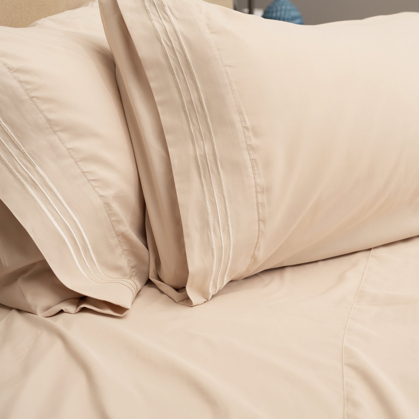 King Size Sheets Set - 4 Piece, Easy to Maintain Microfiber King Sheets with Pillow Cases for Men and Women, Fade and Wrinkle-Resistant Bedding Set